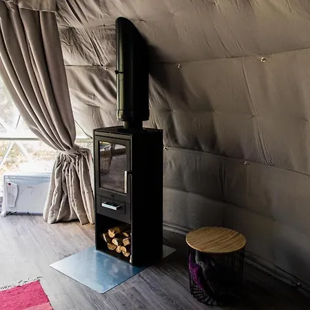 Igloo Glamping Lakeland Camp