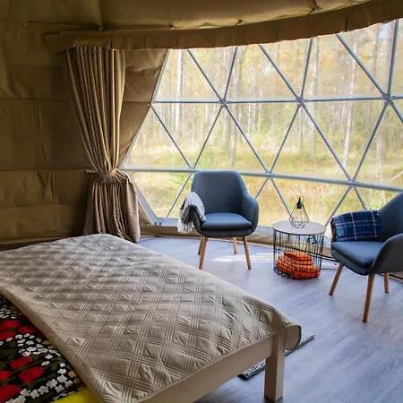 Igloo Glamping Lakeland Camp Luxussátor