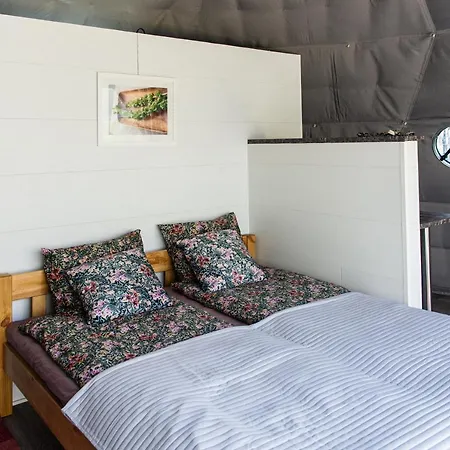 Igloo Glamping Lakeland Camp Luxusní stan *