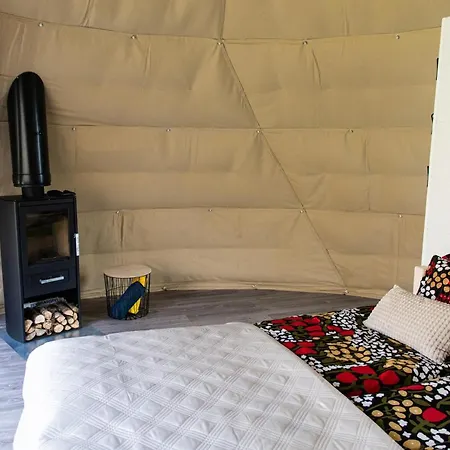 Igloo Glamping Lakeland Camp * Imatra