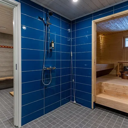 Igloo Glamping Lakeland Camp