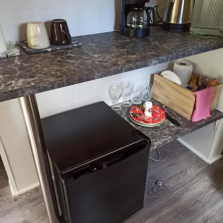 Igloo Glamping Lakeland Camp