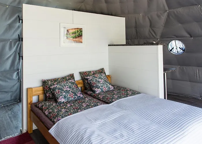 Igloo Glamping Lakeland Camp 럭셔리텐트 *