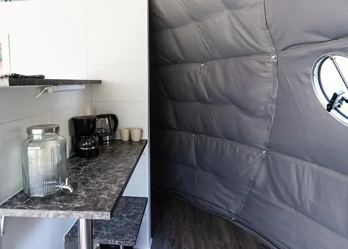 럭셔리텐트 Igloo Glamping Lakeland Camp 이마트라