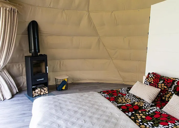 Igloo Glamping Lakeland Camp * 이마트라